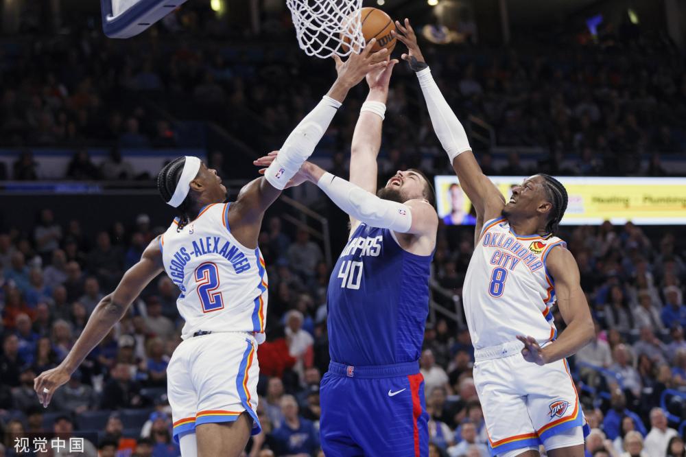 这也使得她 这也使得她