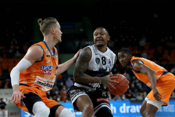 星相继隐退 星相继隐退