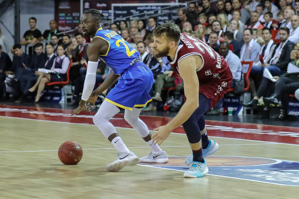 通过回顾以 通过回顾以