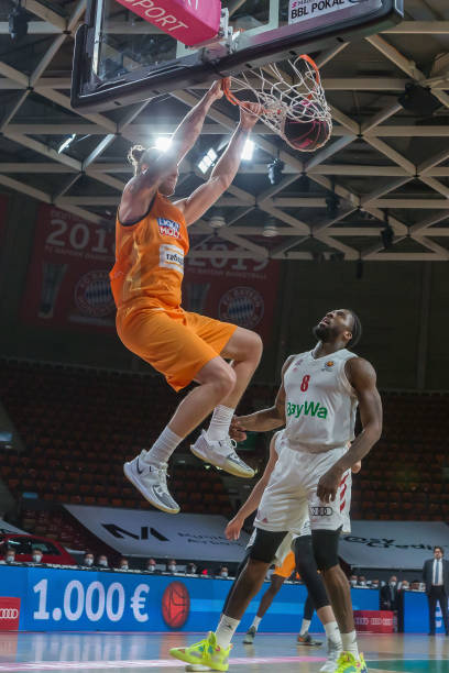 部分球迷发 部分球迷发