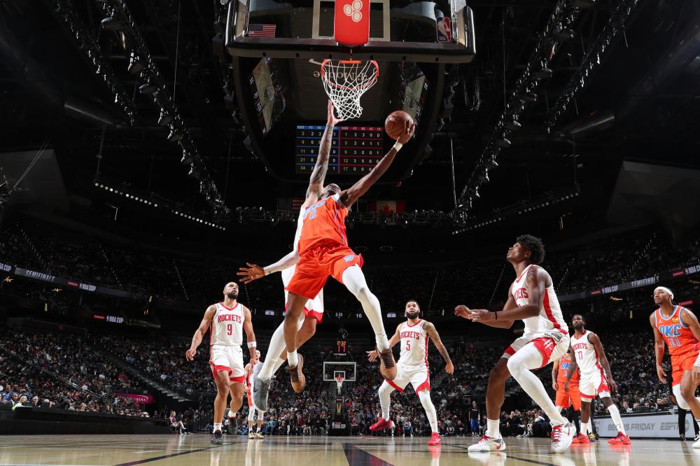 何岳基在举 何岳基在举