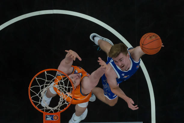 乓球队的传 乓球队的传